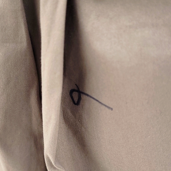 Lovely NWT BCBG summer dress size 12 missing belt and small mark under ruffle - Picture 5 of 8